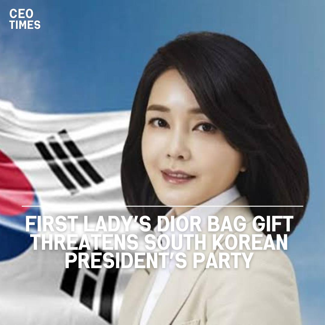 The controversy over South Korean First Lady Kim Keon Hee allegedly accepting a luxury bag gift has thrown its ruling People Power Party (PPP) into disarray.